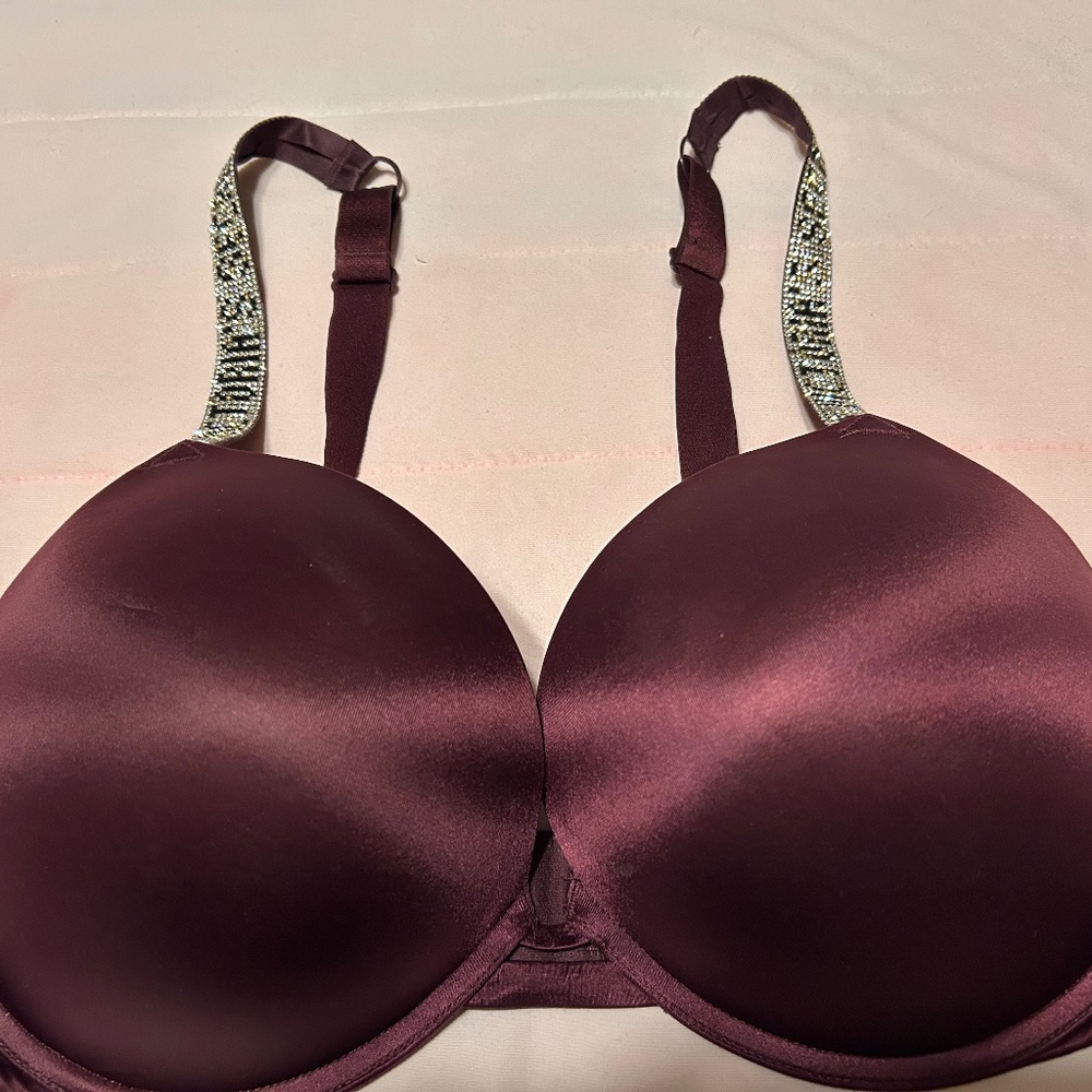 Victoria's Secret Very Sexy Push Up with Logo Straps 38DD Underwire Bra